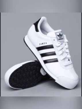 Adidas Women’s Original Samoa sneakers